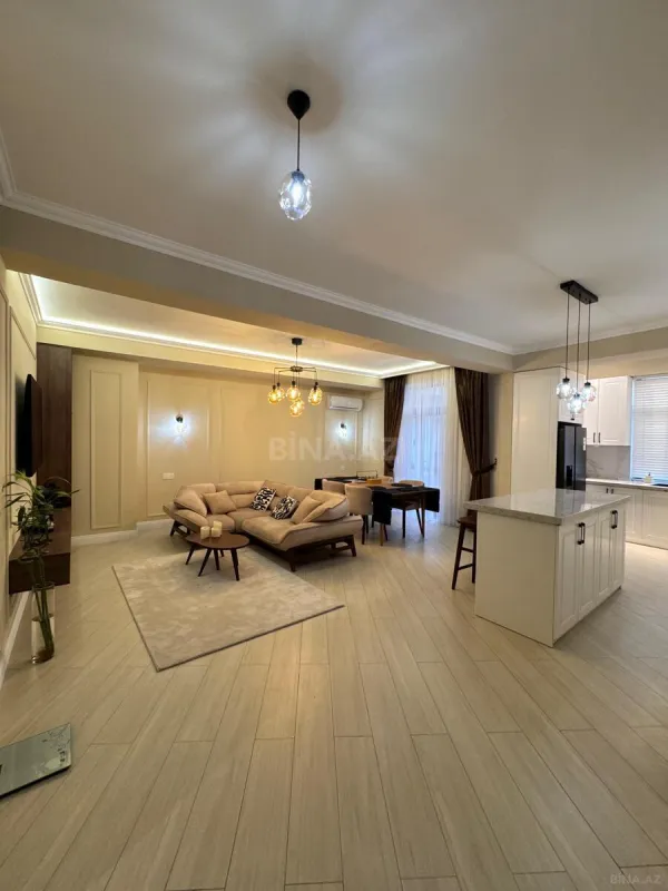 Satılır 4 otaqlı mənzil 175 m²
