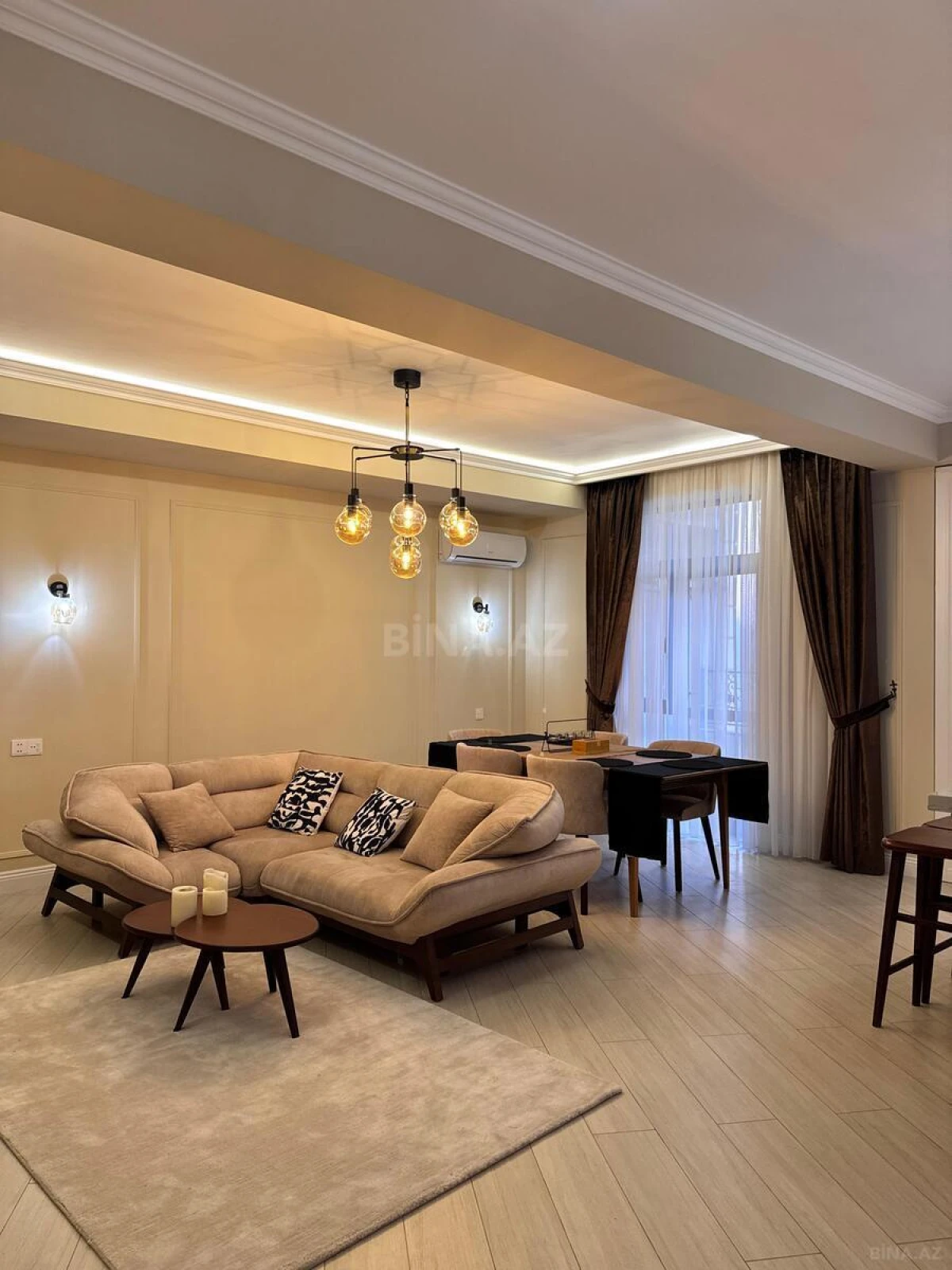 Satılır 4 otaqlı mənzil 175 m²