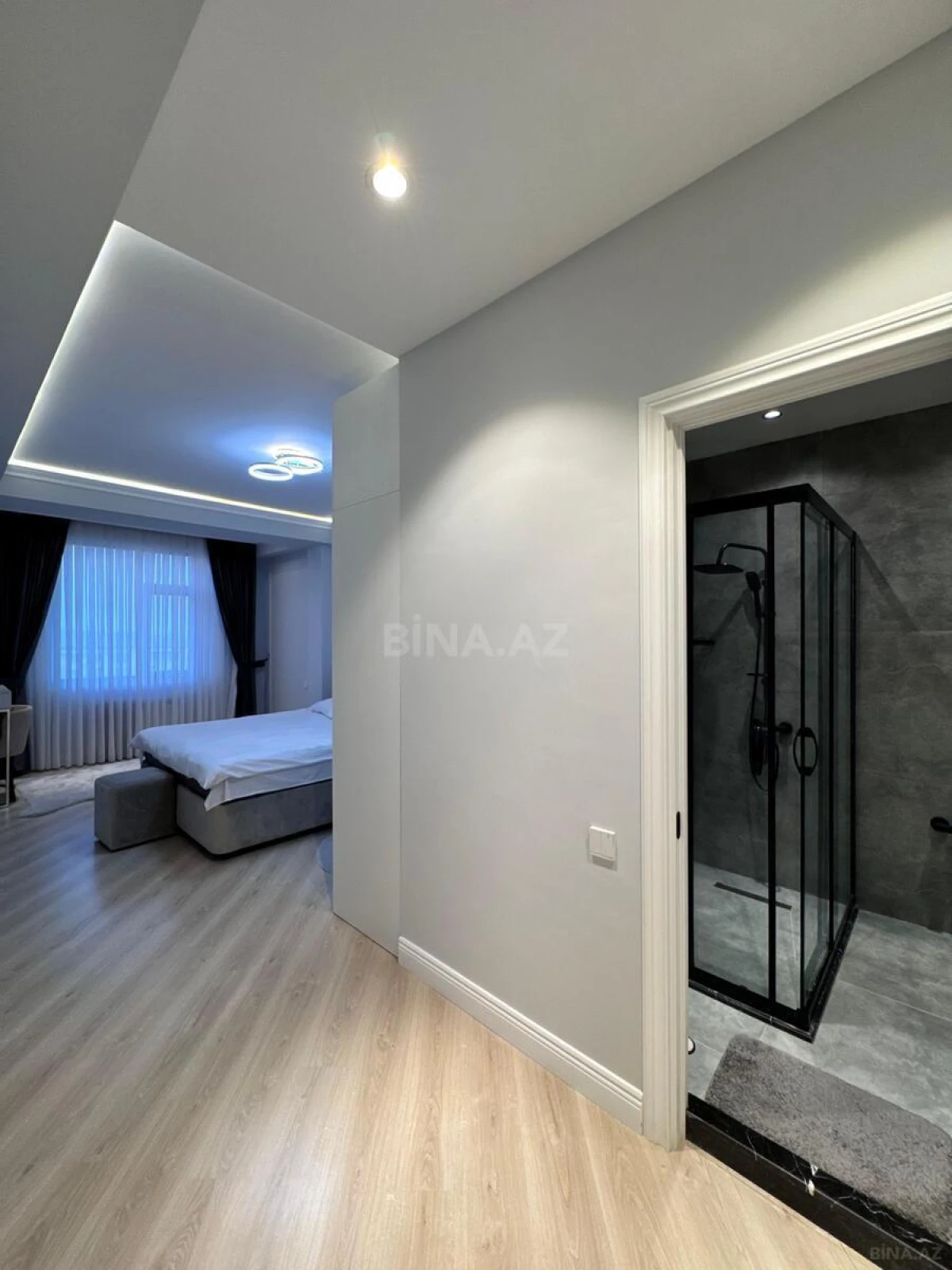 Satılır 4 otaqlı mənzil 175 m²
