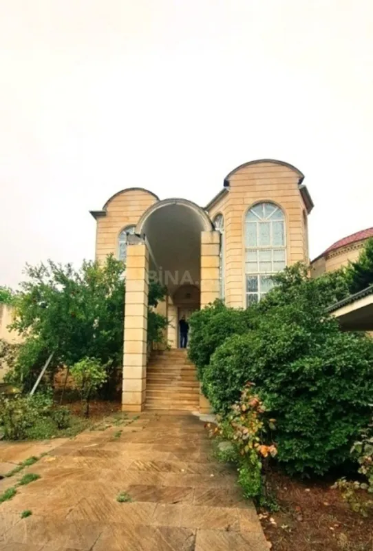 Satılır 6 otaqlı həyət evi 450 m²