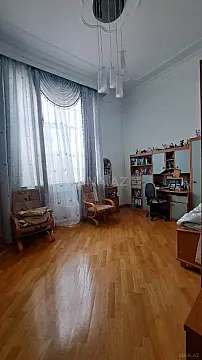 Satılır 6 otaqlı həyət evi 450 m²