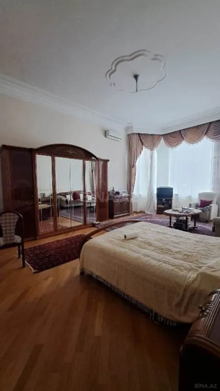 Satılır 6 otaqlı həyət evi 450 m²