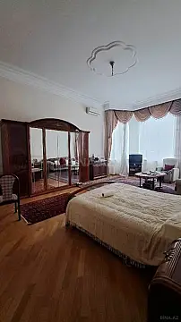 Satılır 6 otaqlı həyət evi 450 m²