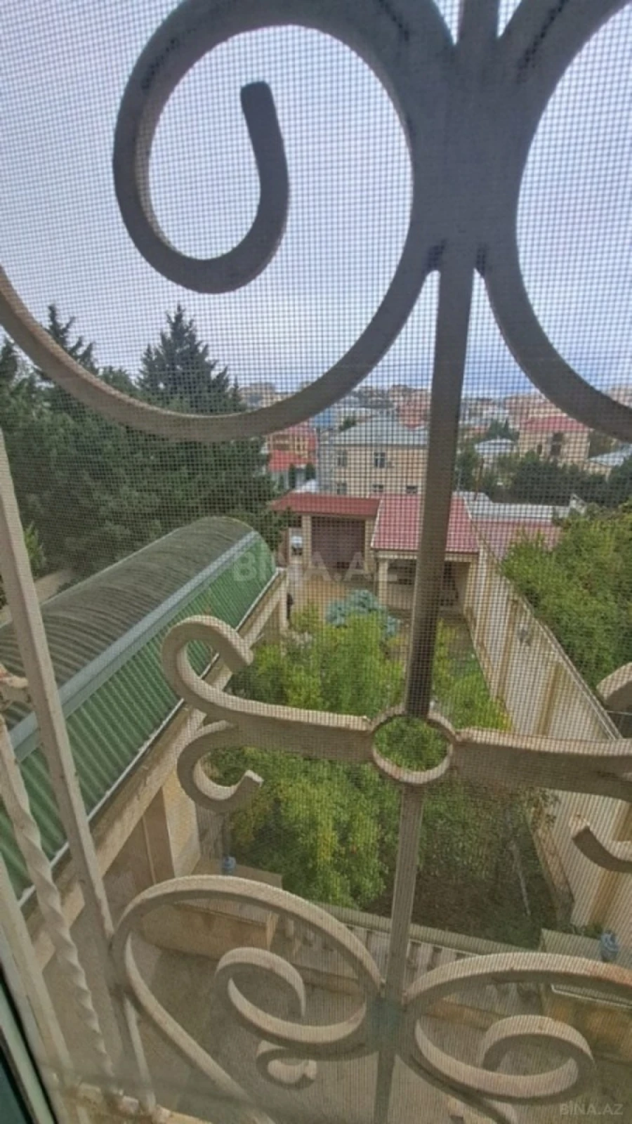 Satılır 6 otaqlı həyət evi 450 m²