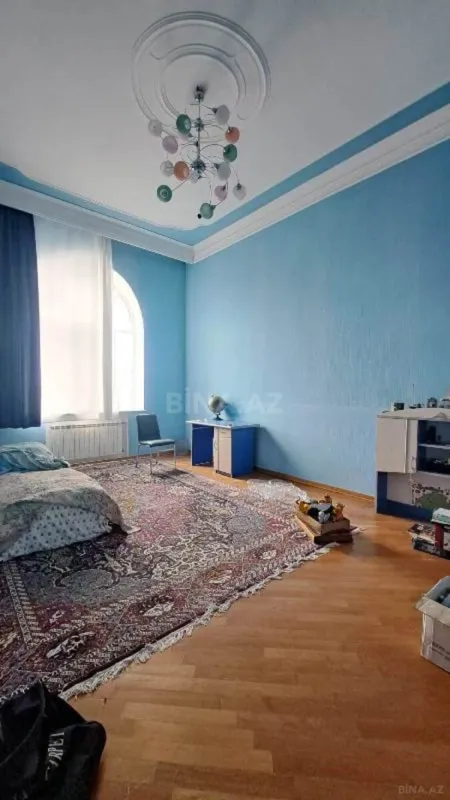 Satılır 6 otaqlı həyət evi 450 m²