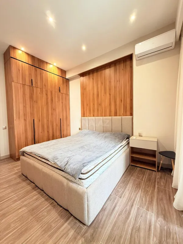 Satılır 2 otaqlı mənzil 75 m²