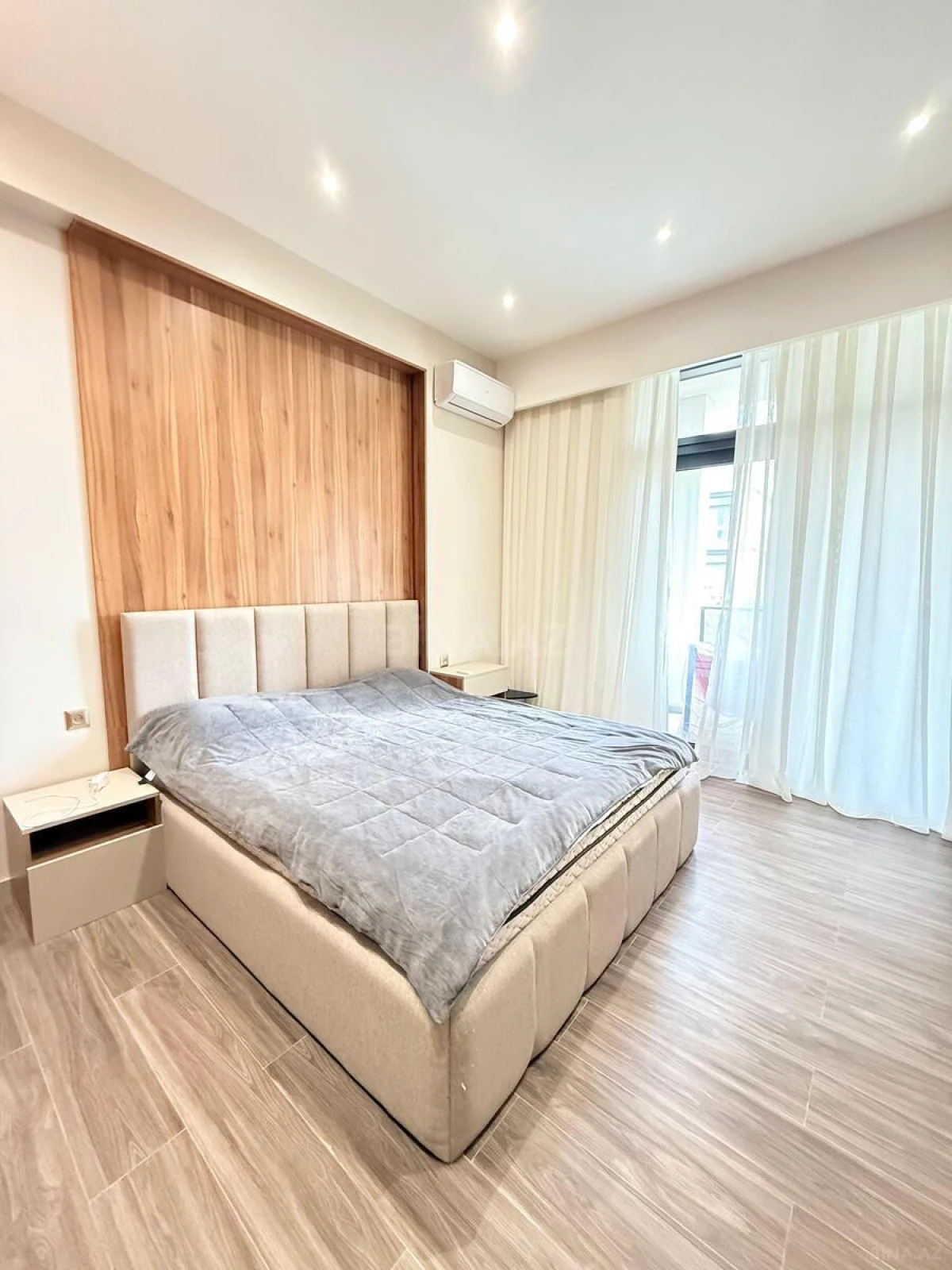 Satılır 2 otaqlı mənzil 75 m²