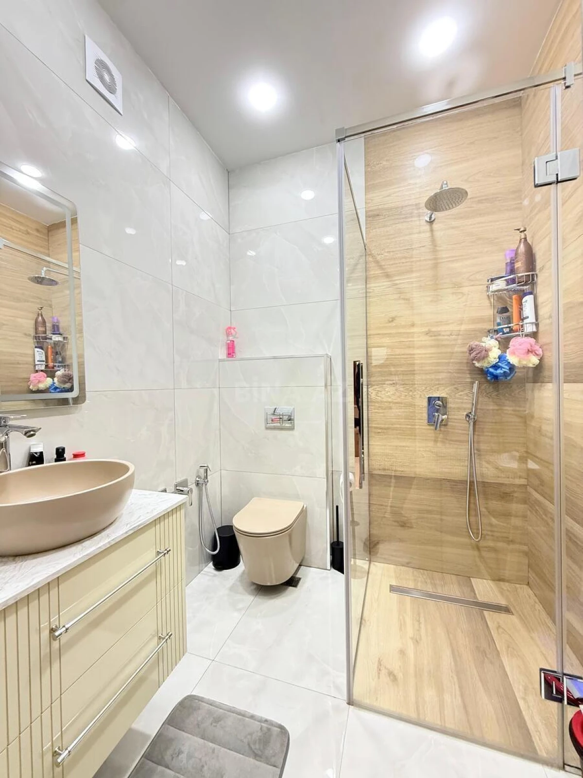 Satılır 2 otaqlı mənzil 75 m²
