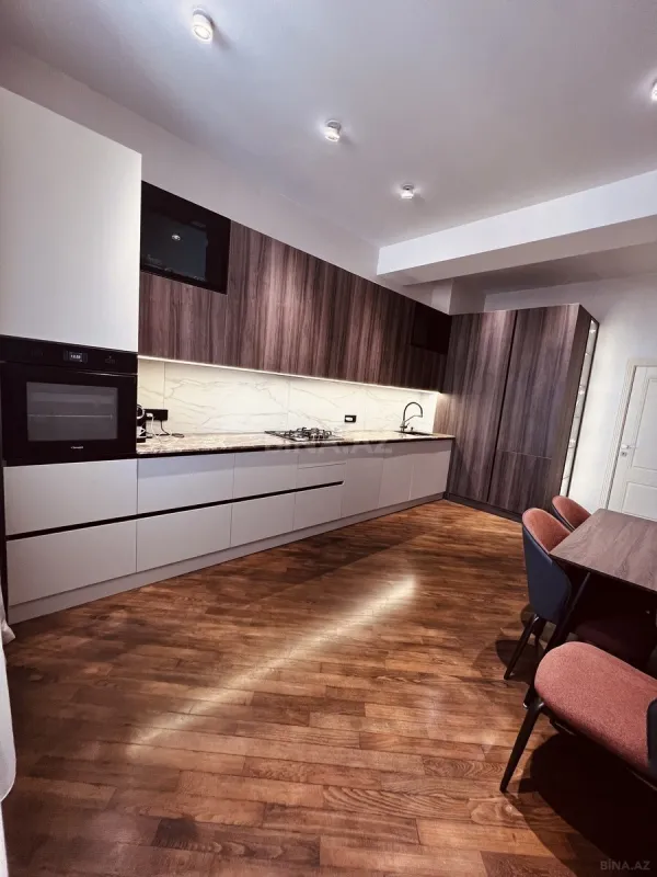 Satılır 3 otaqlı mənzil 160 m²