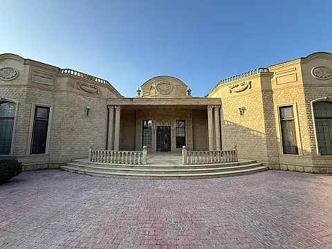 Satılır 15 otaqlı həyət evi 500 m² — Bakı, Buzovna 15 otaq 500.00 m²