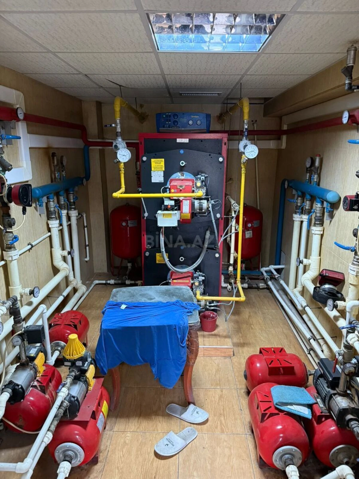 Satılır 15 otaqlı həyət evi 500 m²