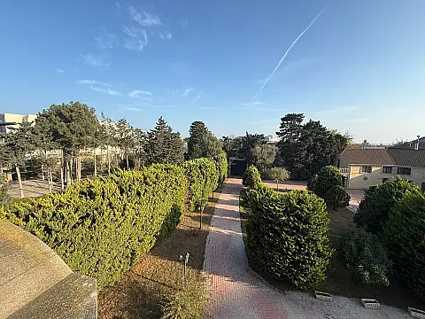 Satılır 15 otaqlı həyət evi 500 m²