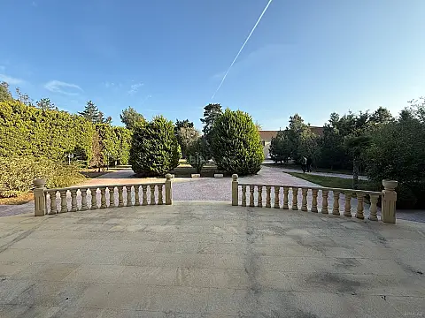 Satılır 15 otaqlı həyət evi 500 m²