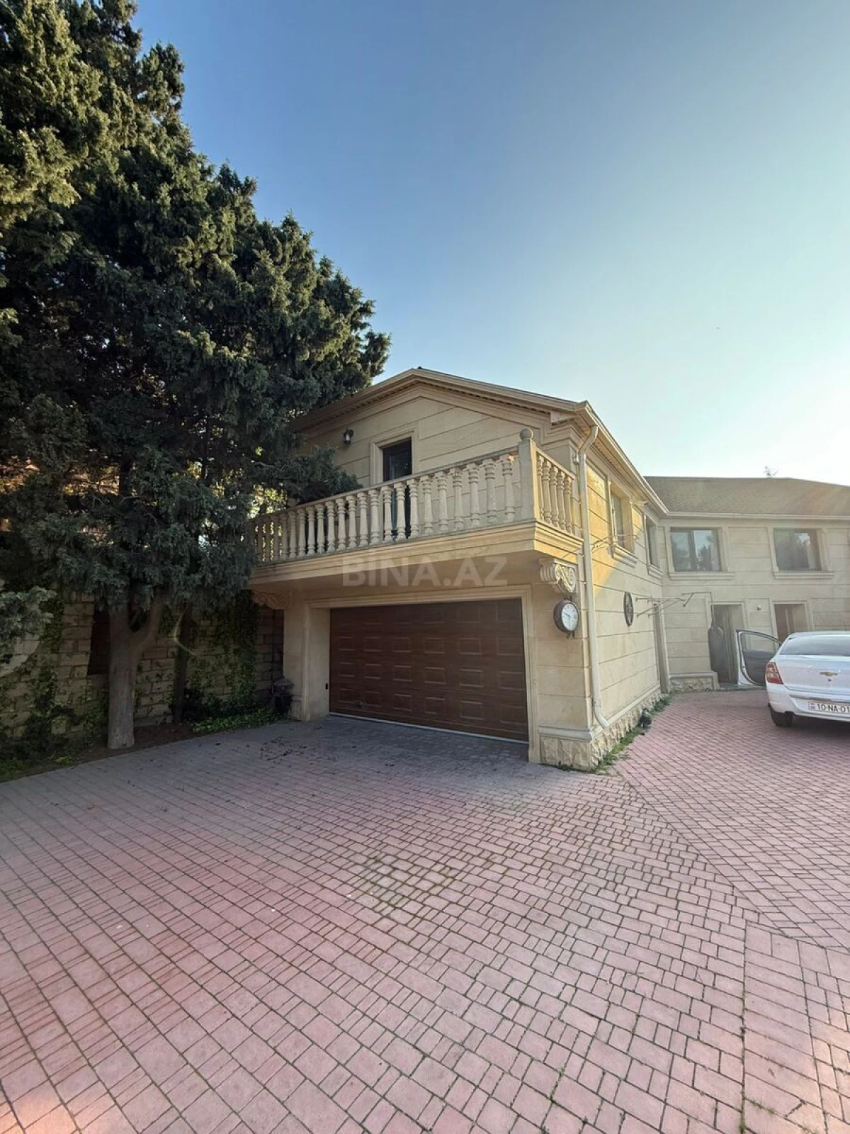Satılır 15 otaqlı həyət evi 500 m²