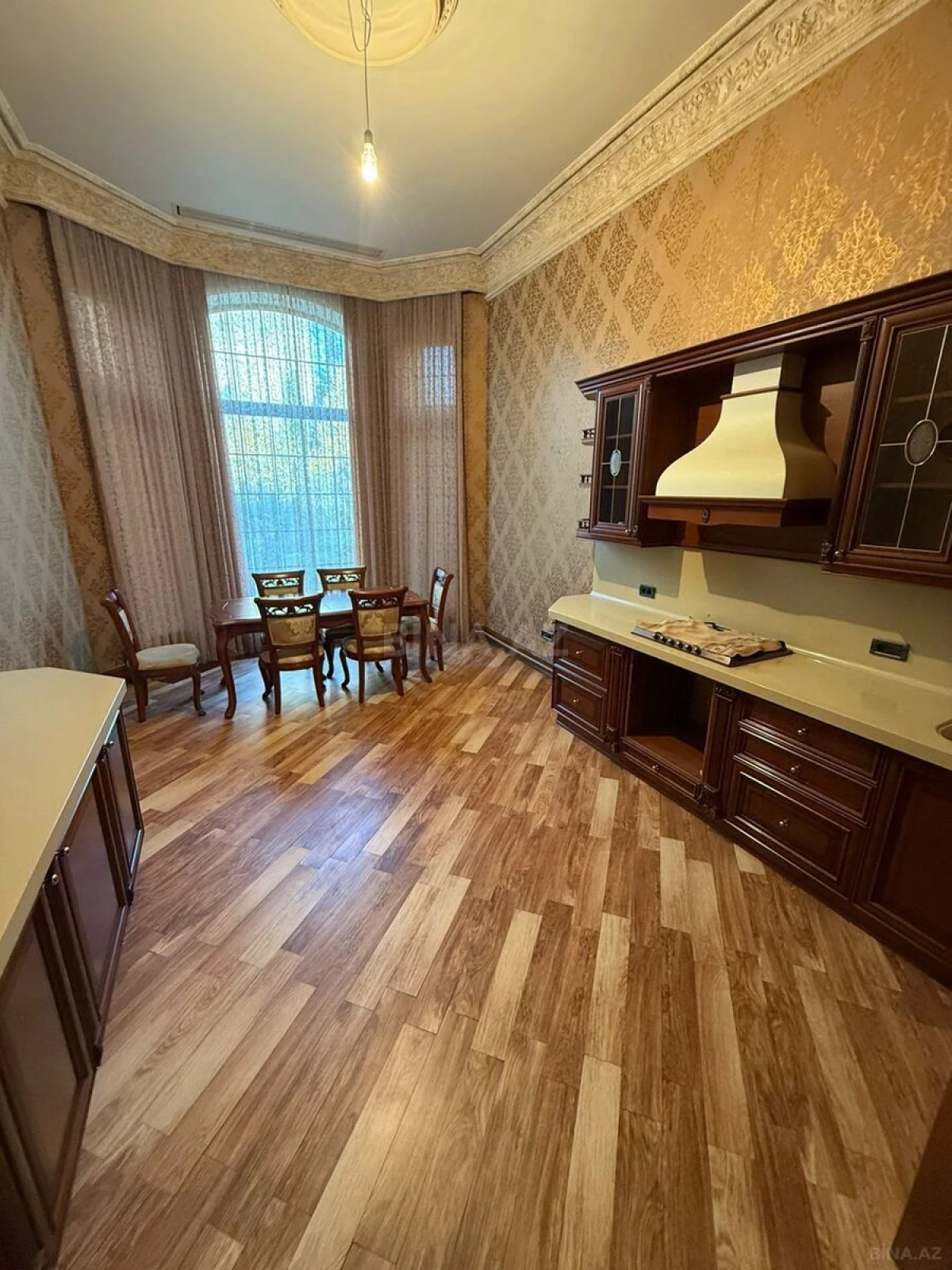 Satılır 15 otaqlı həyət evi 500 m²