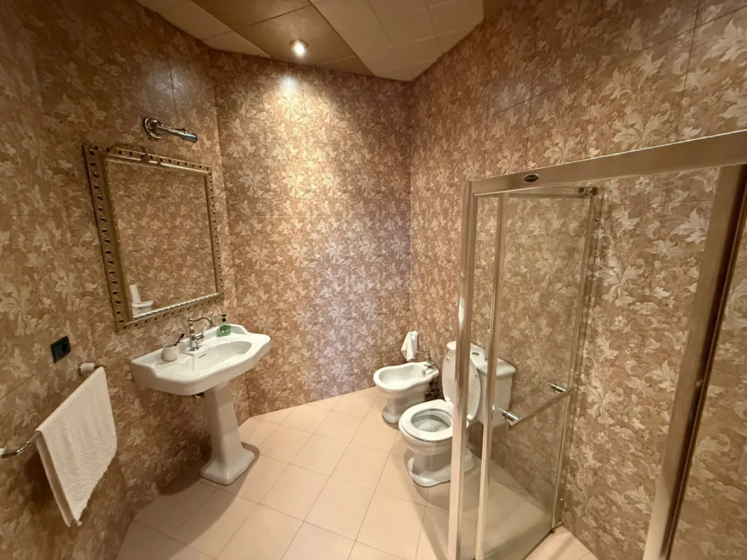 Satılır 15 otaqlı həyət evi 500 m²