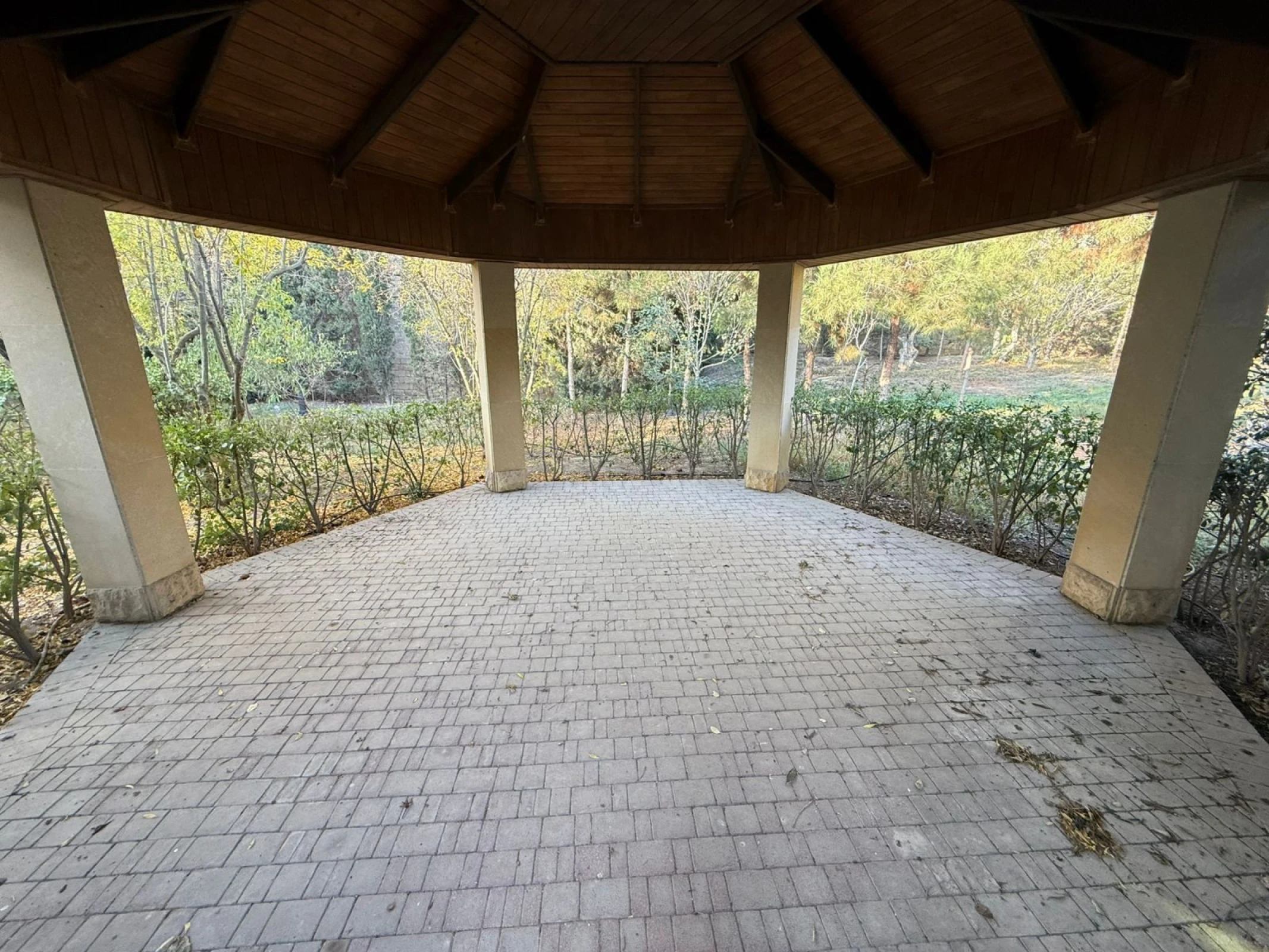 Satılır 15 otaqlı həyət evi 500 m²