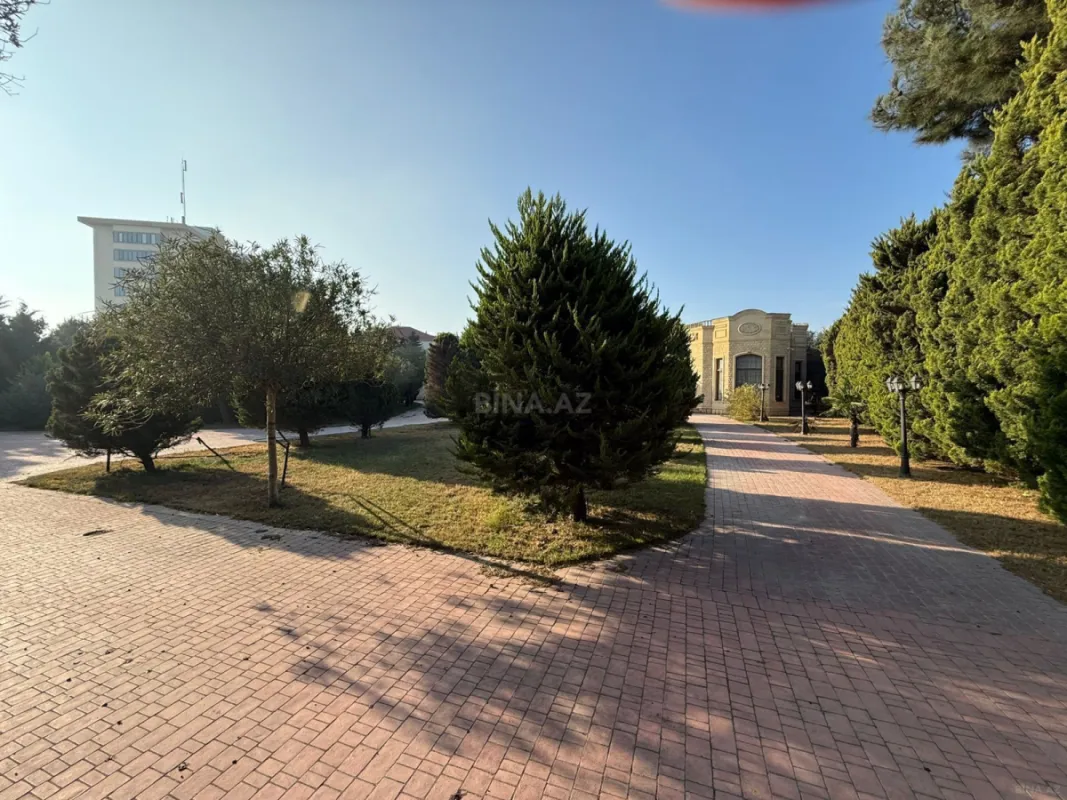 Satılır 15 otaqlı həyət evi 500 m²