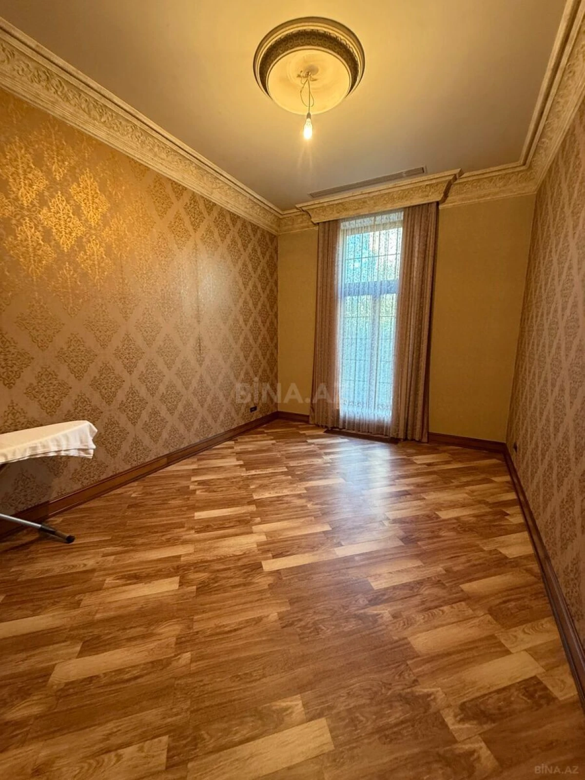 Satılır 15 otaqlı həyət evi 500 m²