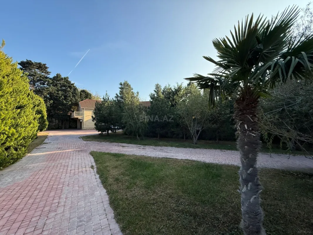 Satılır 15 otaqlı həyət evi 500 m²