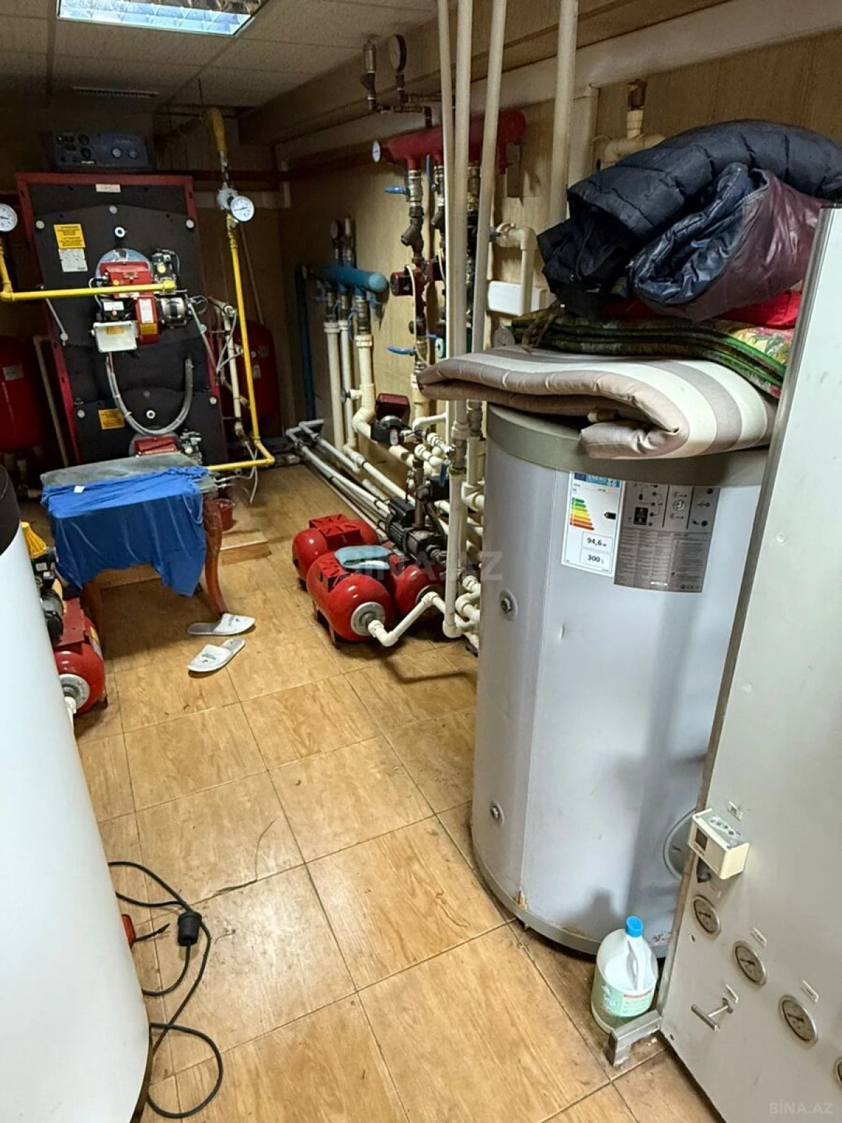 Satılır 15 otaqlı həyət evi 500 m²