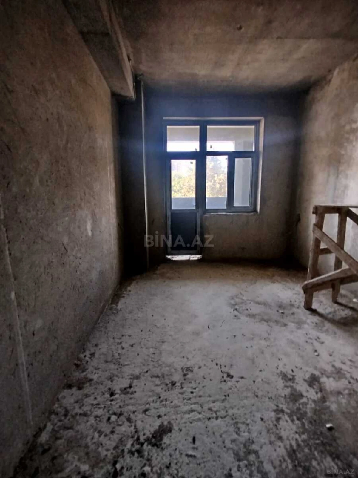 Satılır 3 otaqlı mənzil 118 m²