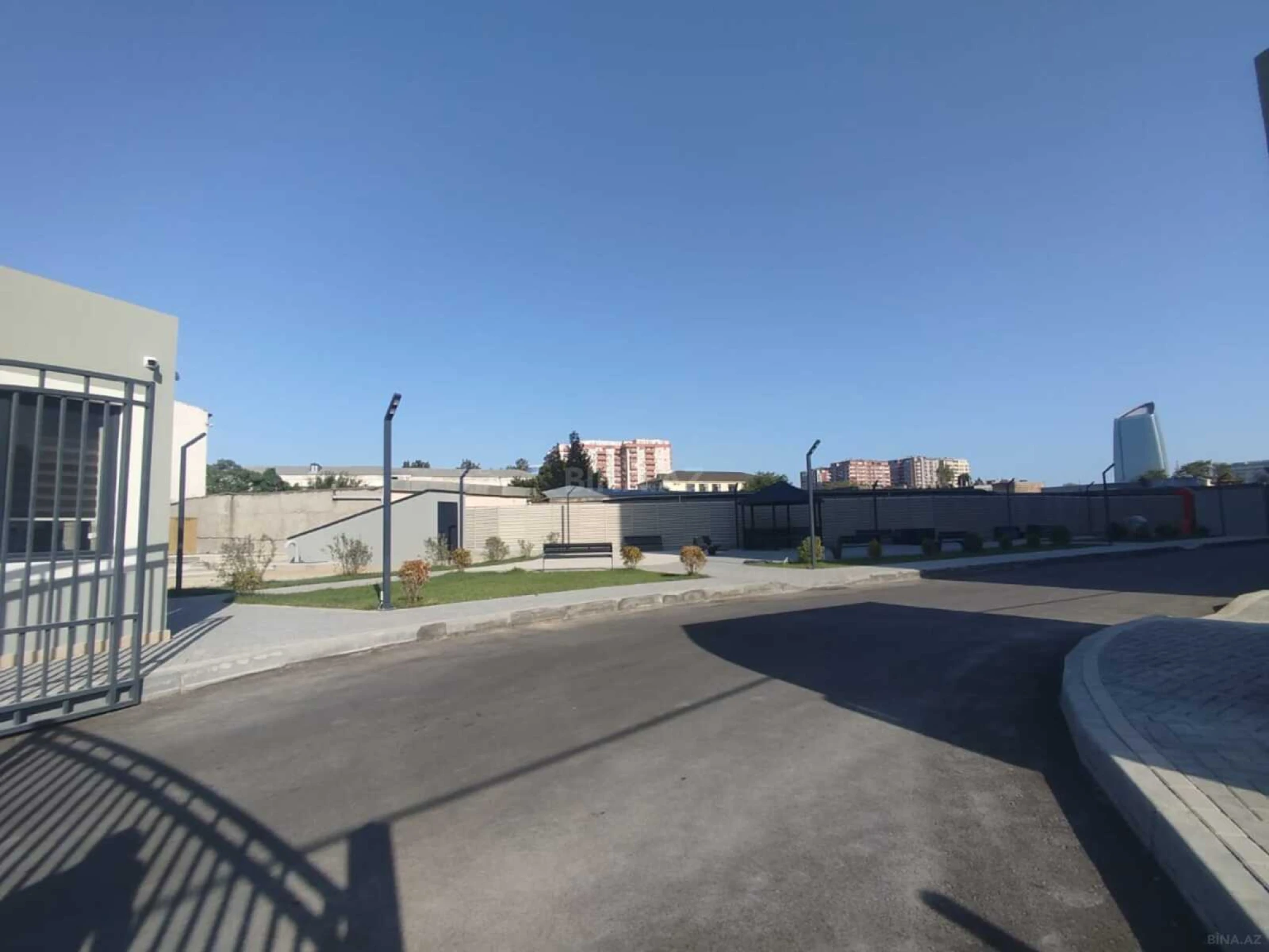 Satılır 3 otaqlı mənzil 118 m²