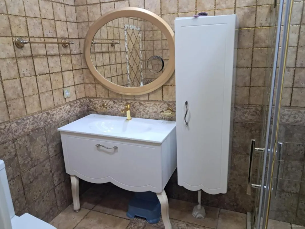 Kirayə verilir 3 otaqlı mənzil 140 m²