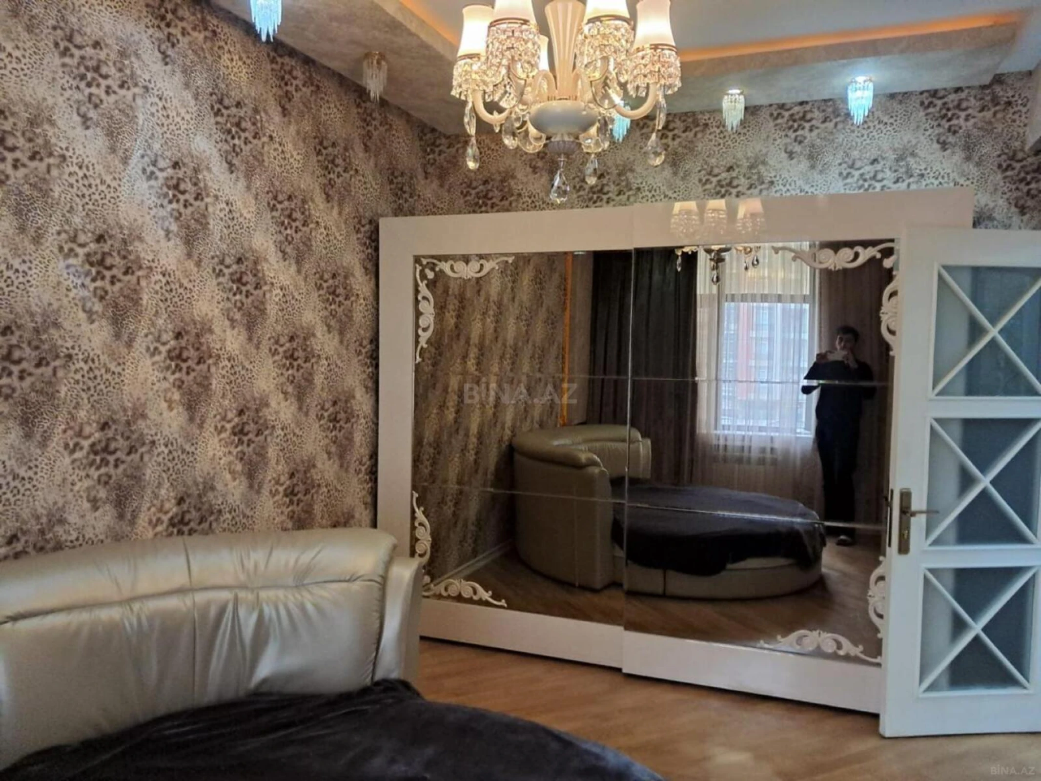 Kirayə verilir 3 otaqlı mənzil 140 m²