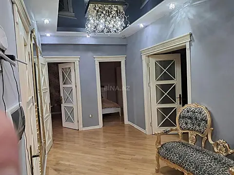 Kirayə verilir 3 otaqlı mənzil 140 m²