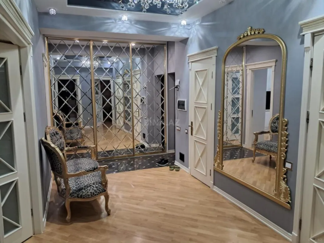 Kirayə verilir 3 otaqlı mənzil 140 m²