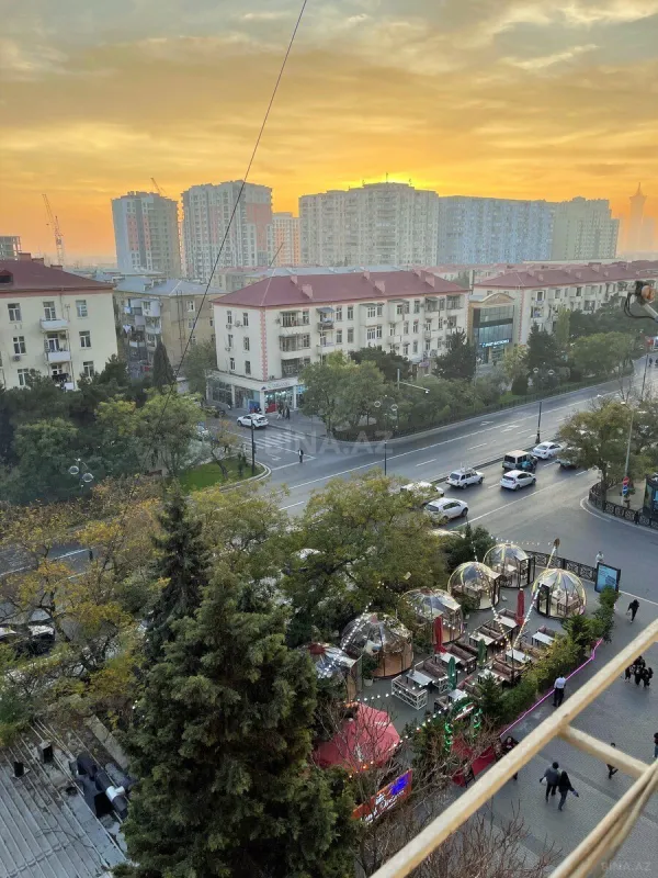 Satılır 5 otaqlı mənzil 110 m²