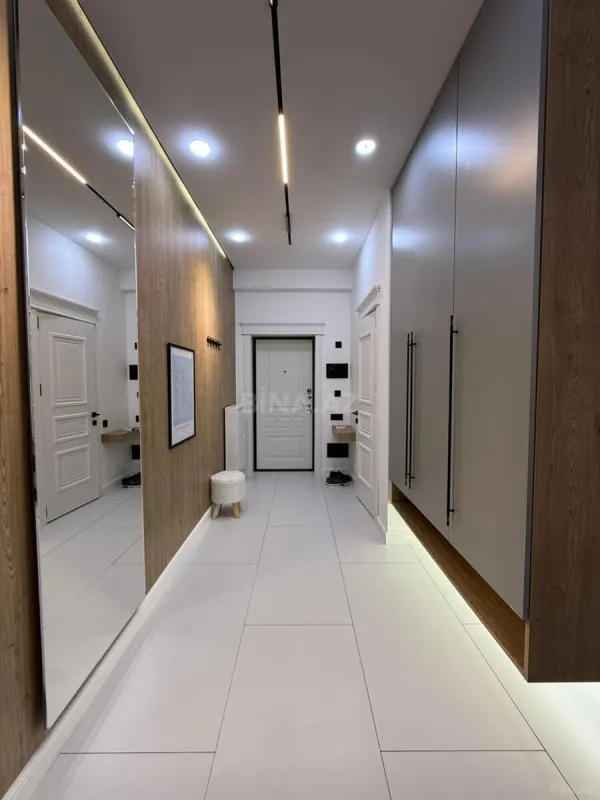 Satılır 3 otaqlı mənzil 117 m²
