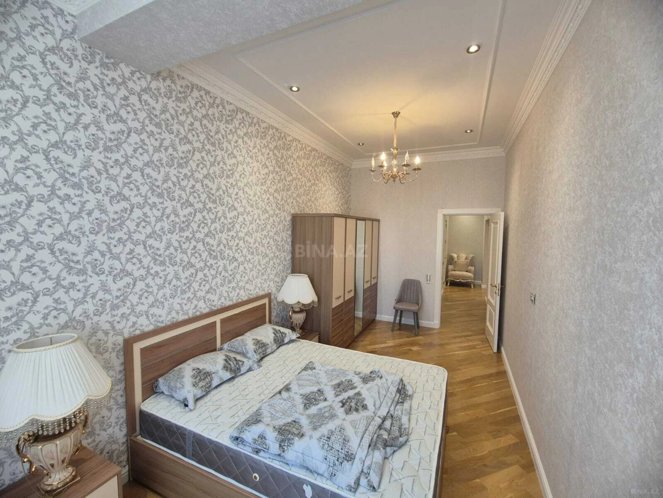 Kirayə verilir 2 otaqlı mənzil 90 m²