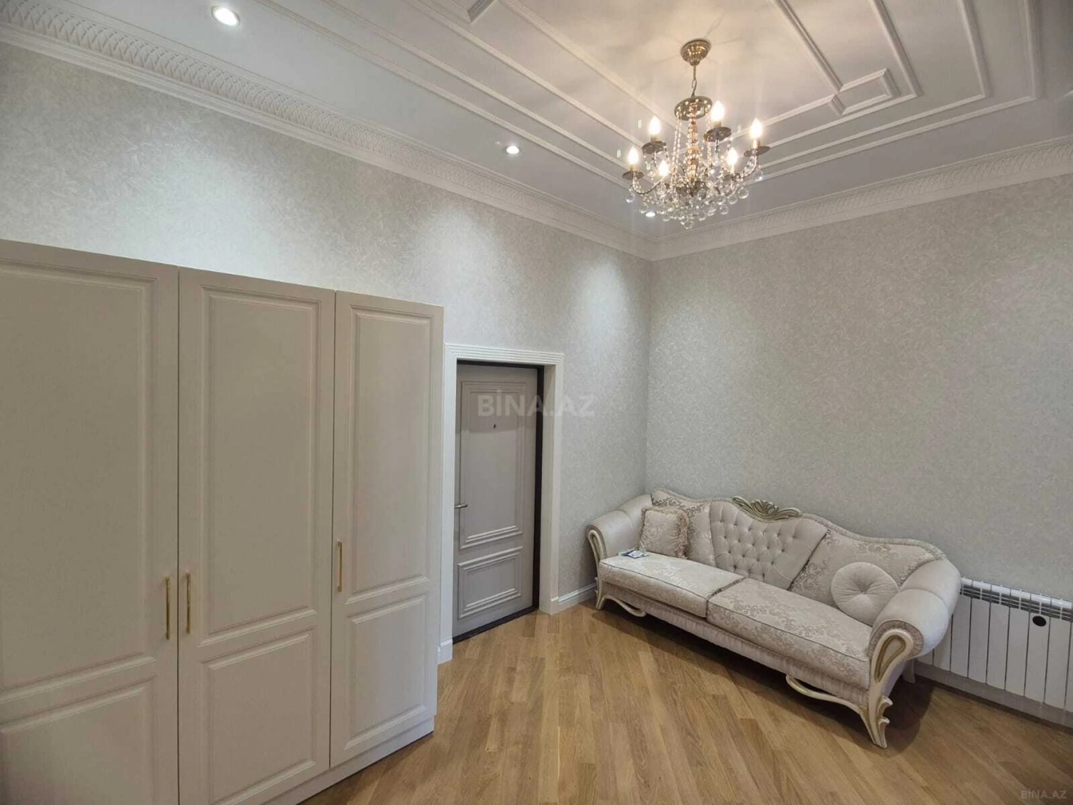 Kirayə verilir 2 otaqlı mənzil 90 m²