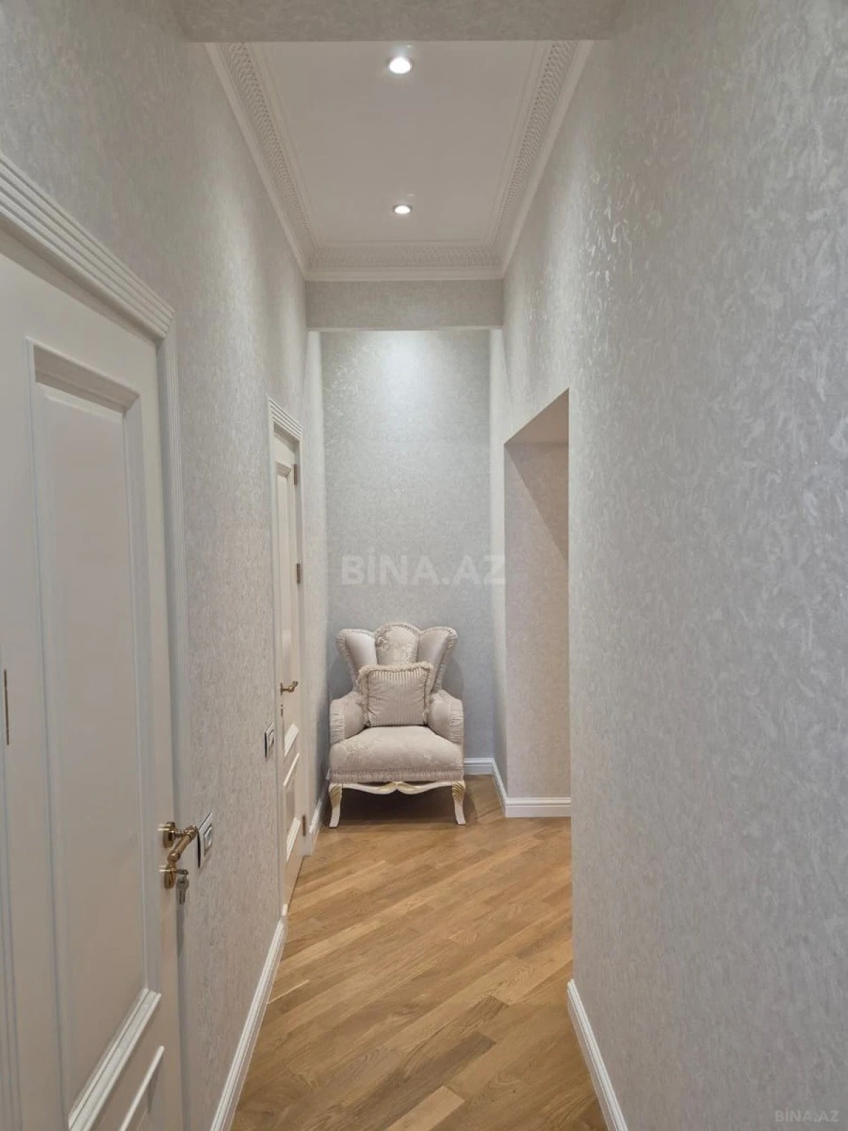 Kirayə verilir 2 otaqlı mənzil 90 m²
