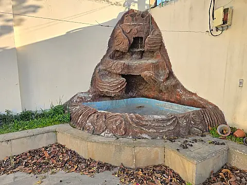 Satılır 6 otaqlı həyət evi 500 m²