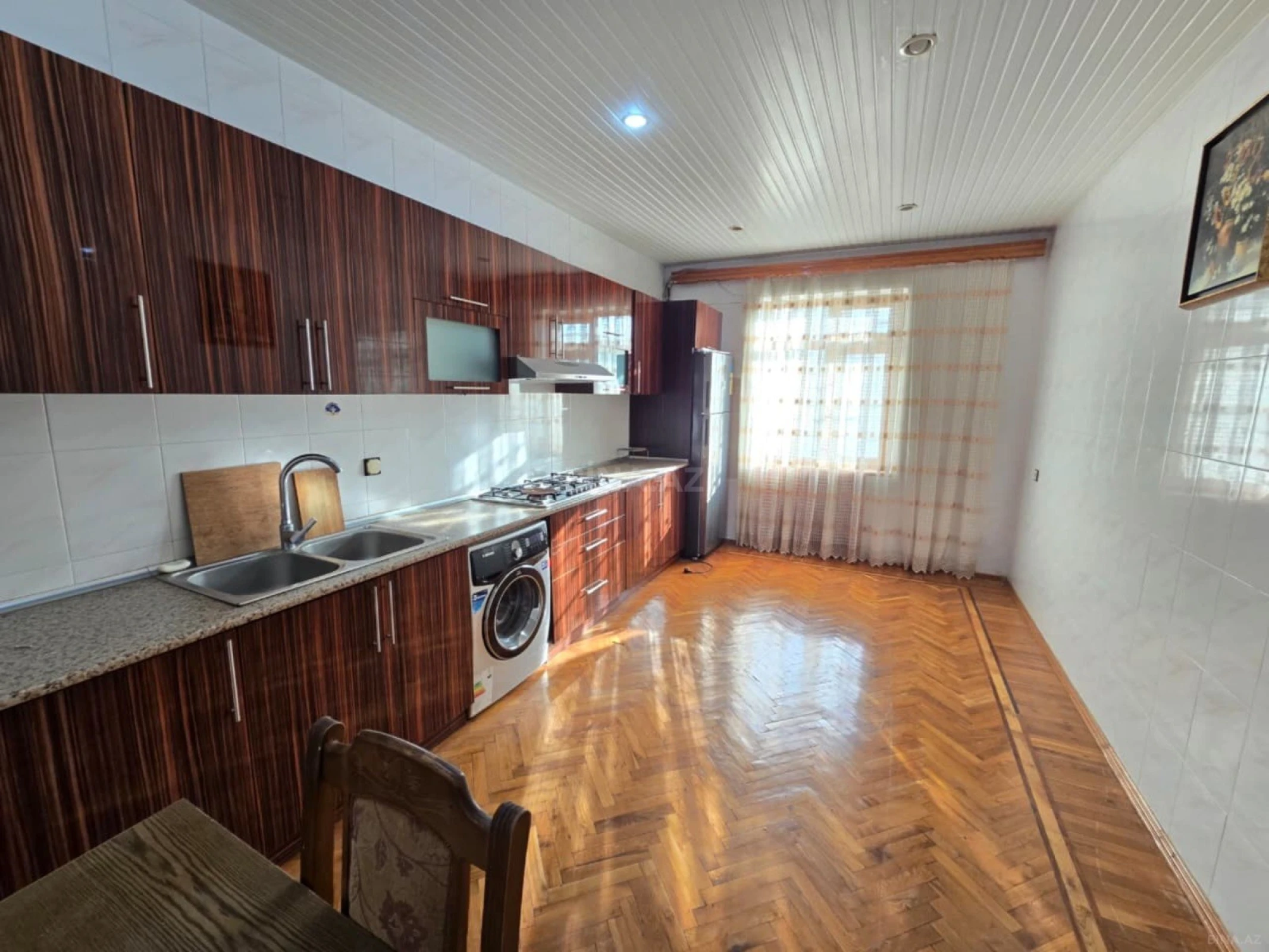 Satılır 6 otaqlı həyət evi 500 m²