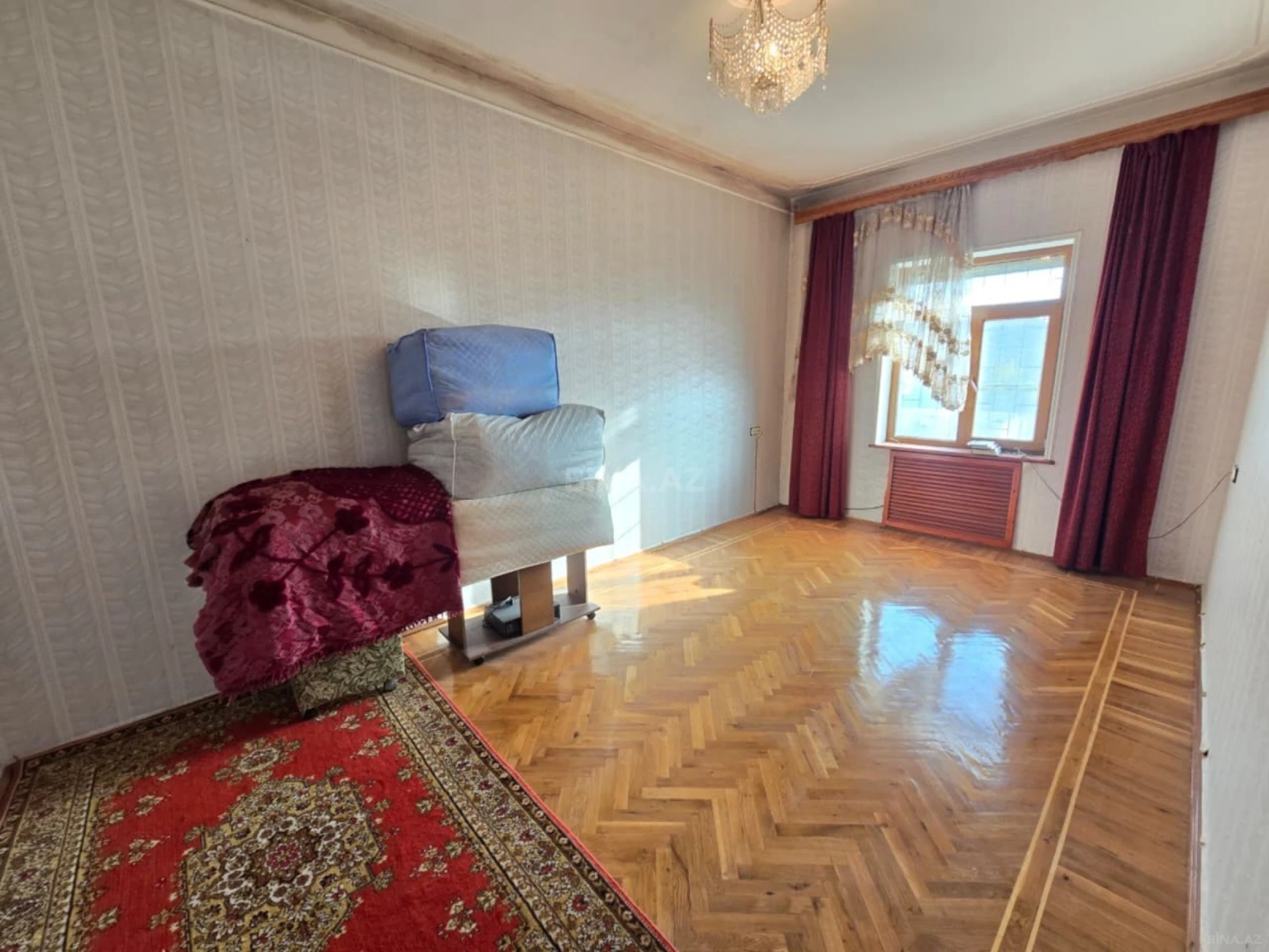 Satılır 6 otaqlı həyət evi 500 m²
