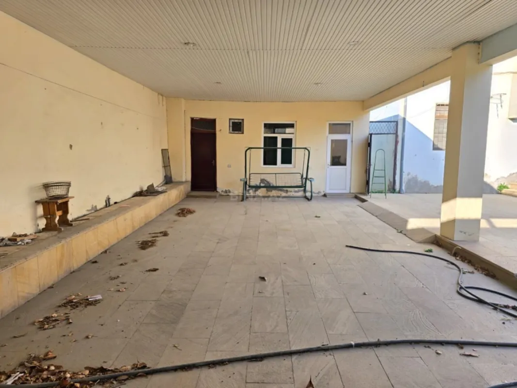 Satılır 6 otaqlı həyət evi 500 m²