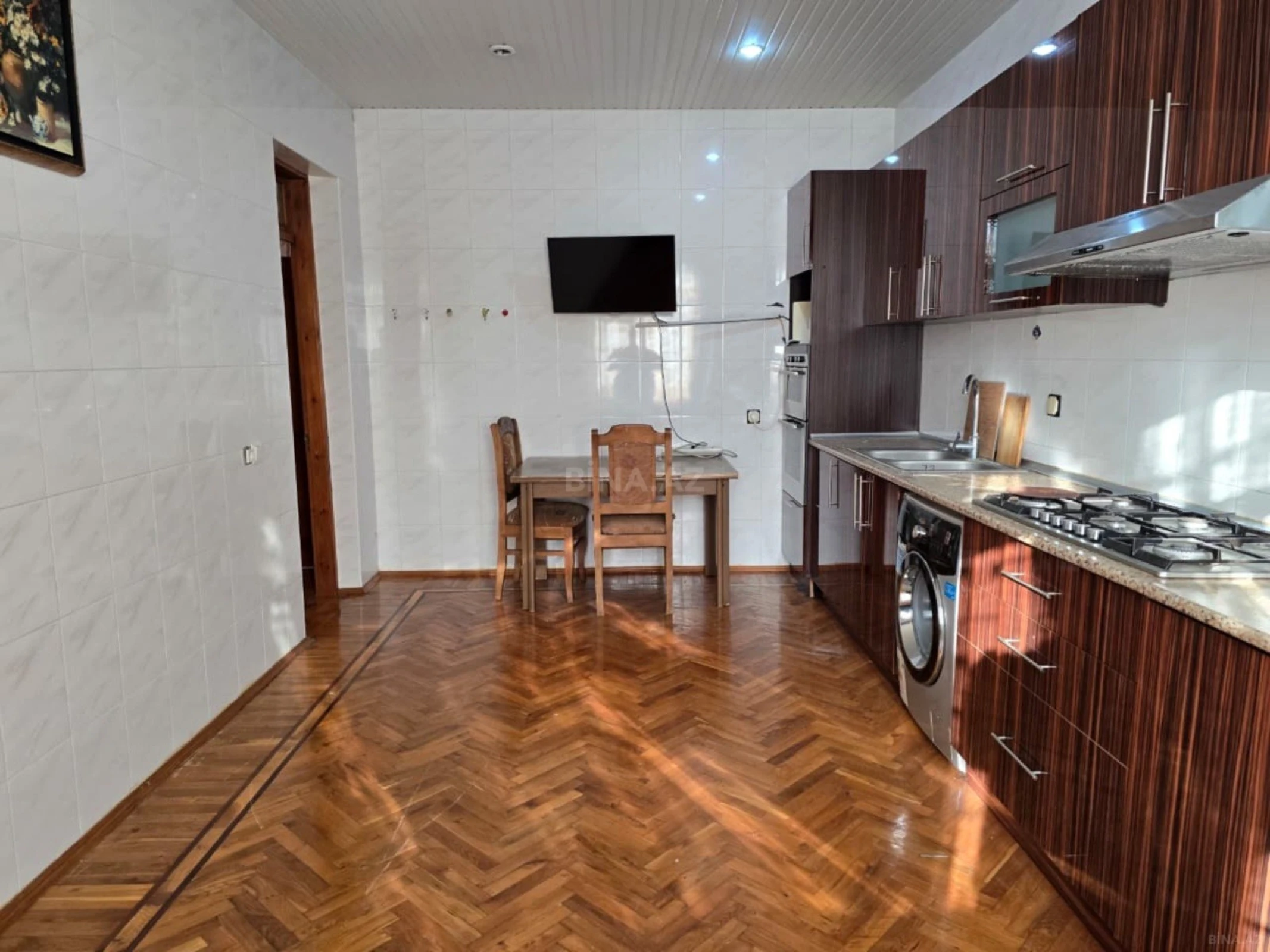 Satılır 6 otaqlı həyət evi 500 m²