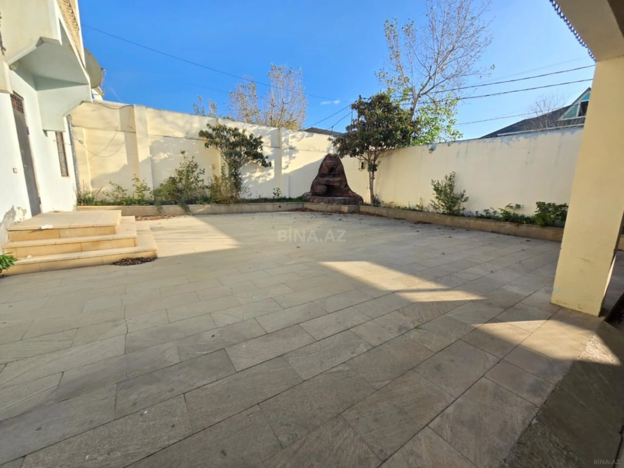 Satılır 6 otaqlı həyət evi 500 m²