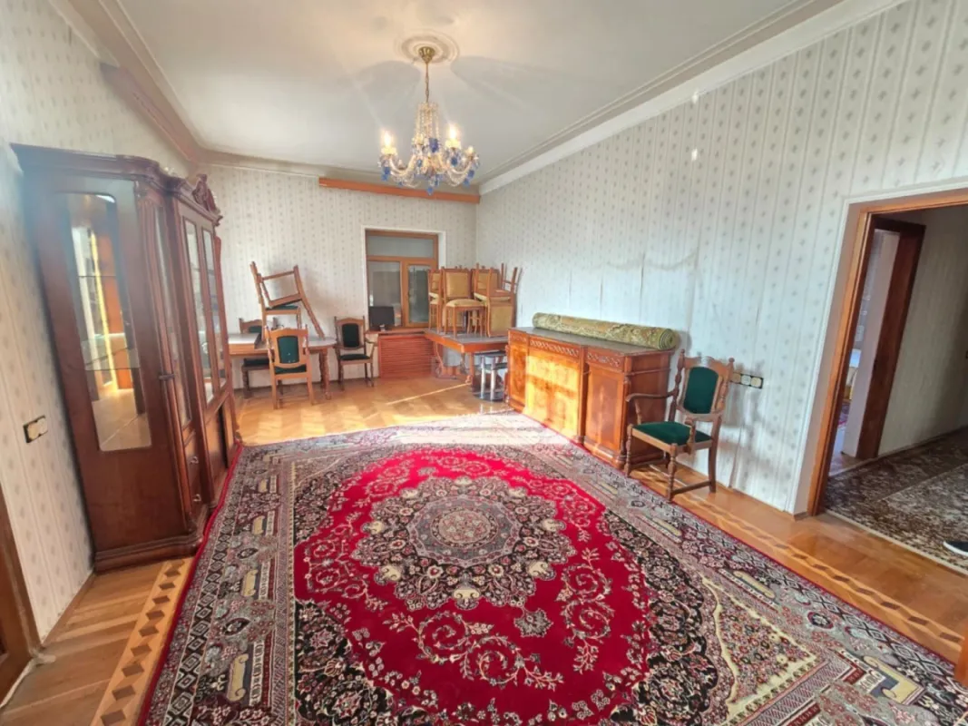 Satılır 6 otaqlı həyət evi 500 m²