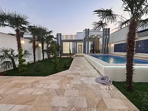 Satılır 4 otaqlı həyət evi 160 m²