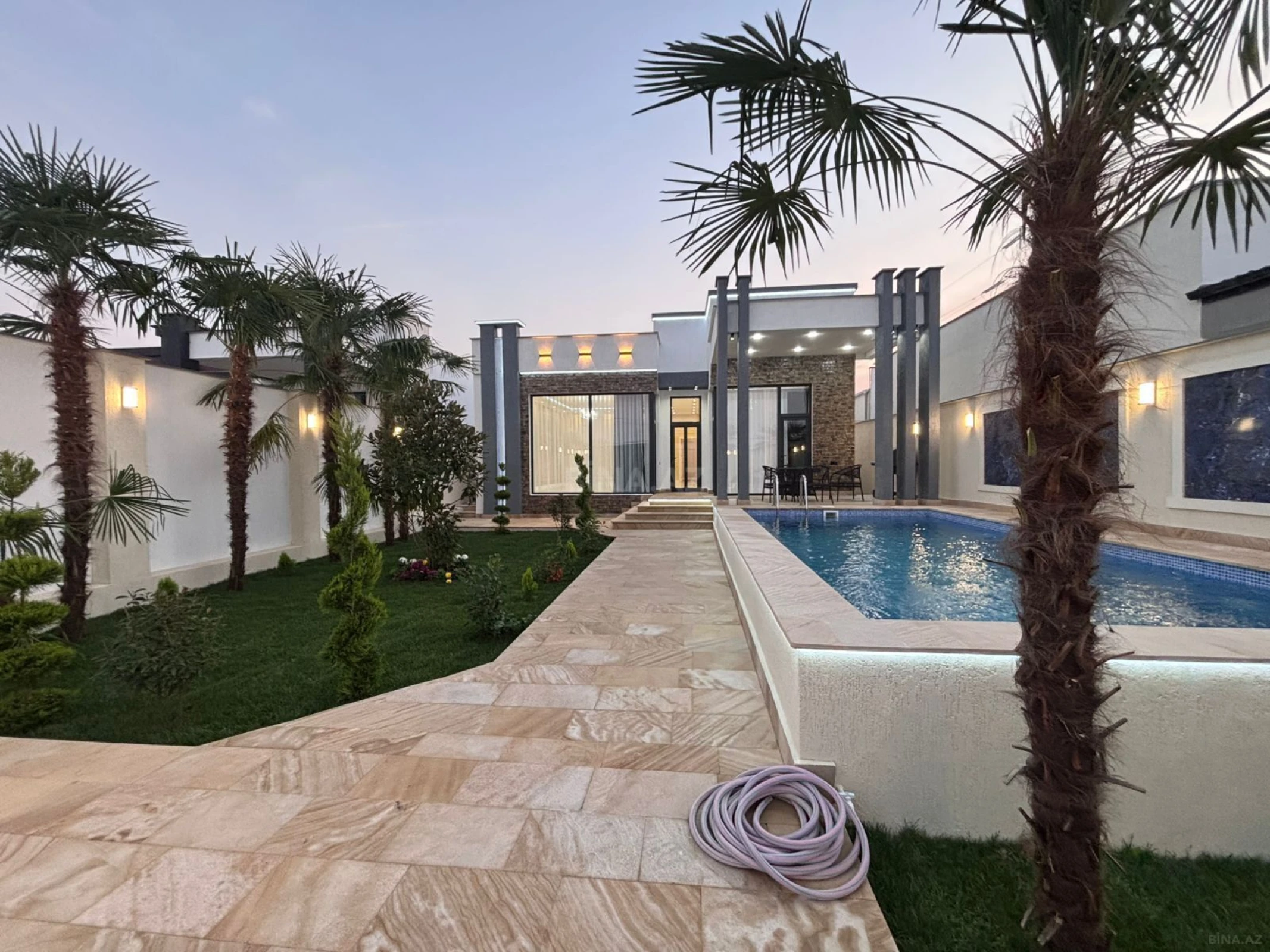 Satılır 4 otaqlı həyət evi 160 m²