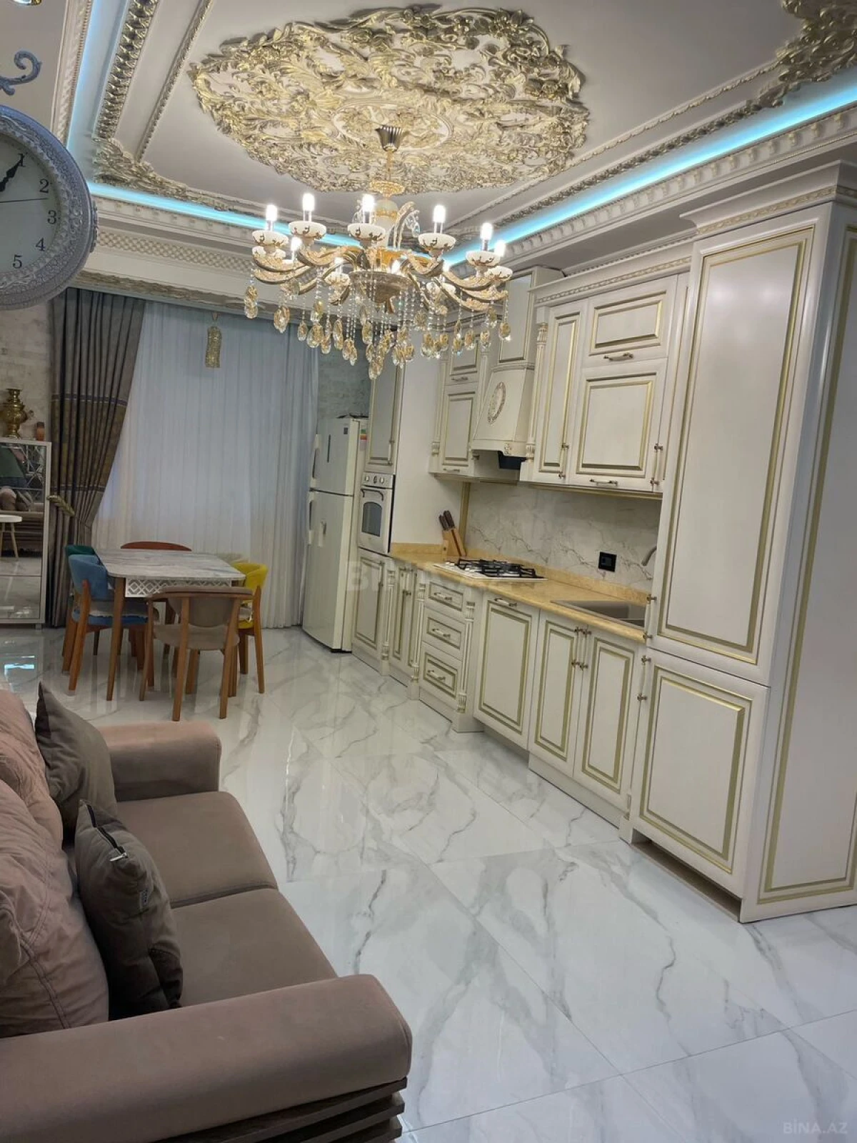 Satılır 3 otaqlı mənzil 128 m²