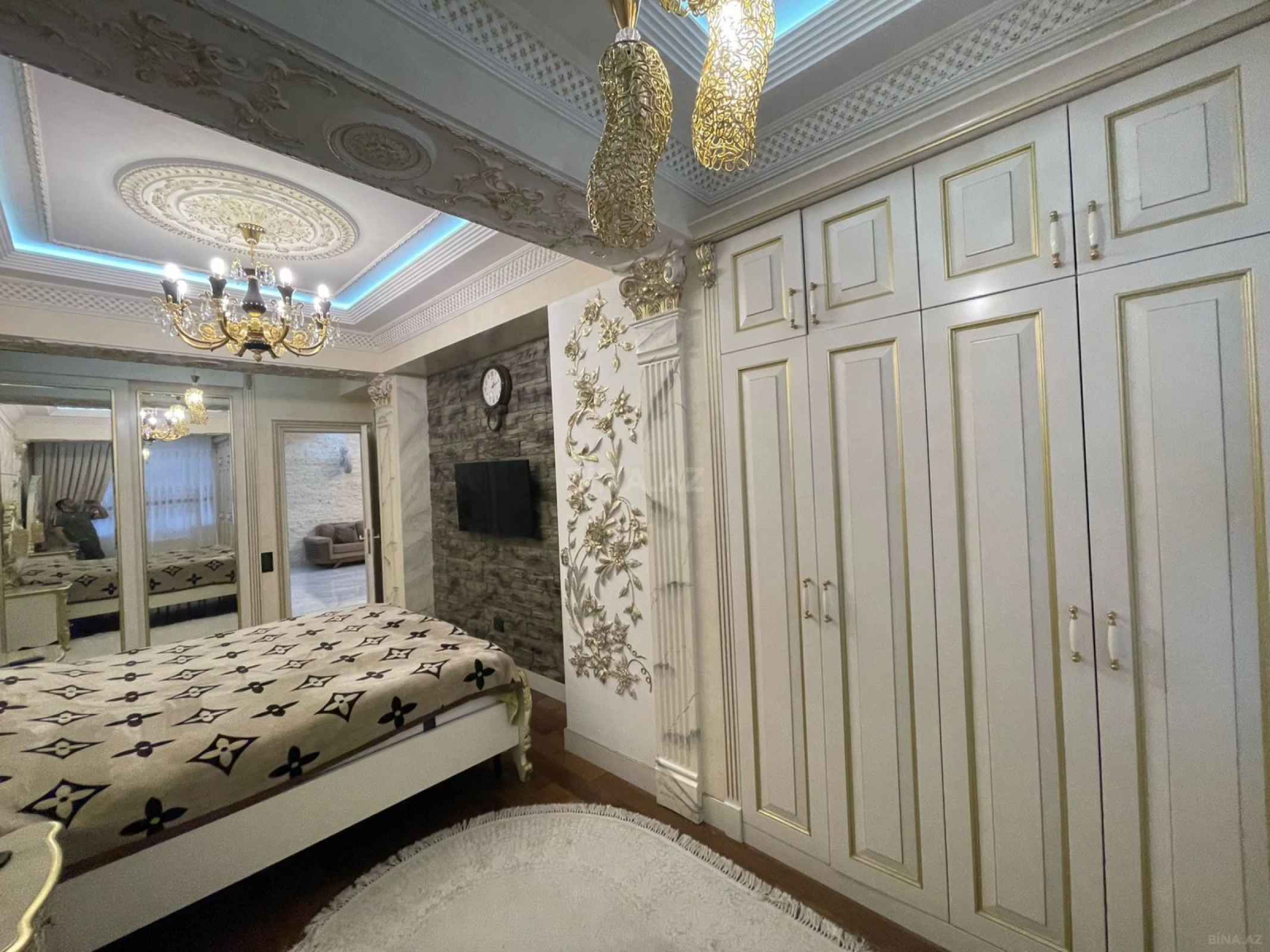 Satılır 3 otaqlı mənzil 128 m²