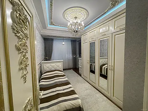 Satılır 3 otaqlı mənzil 128 m²