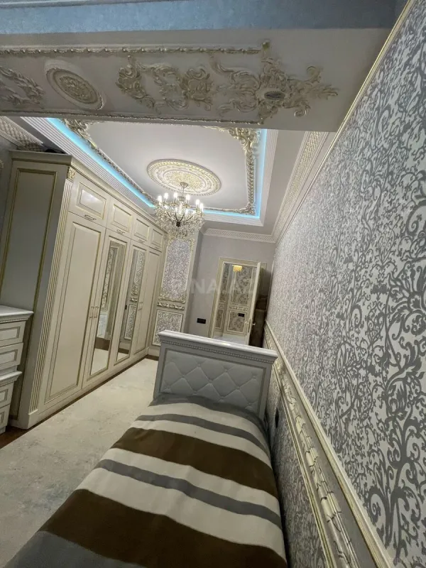 Satılır 3 otaqlı mənzil 128 m²