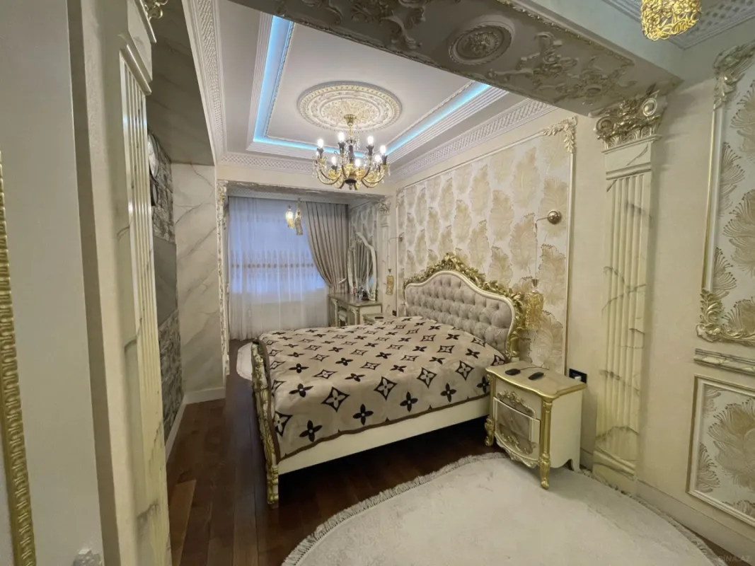 Satılır 3 otaqlı mənzil 128 m²